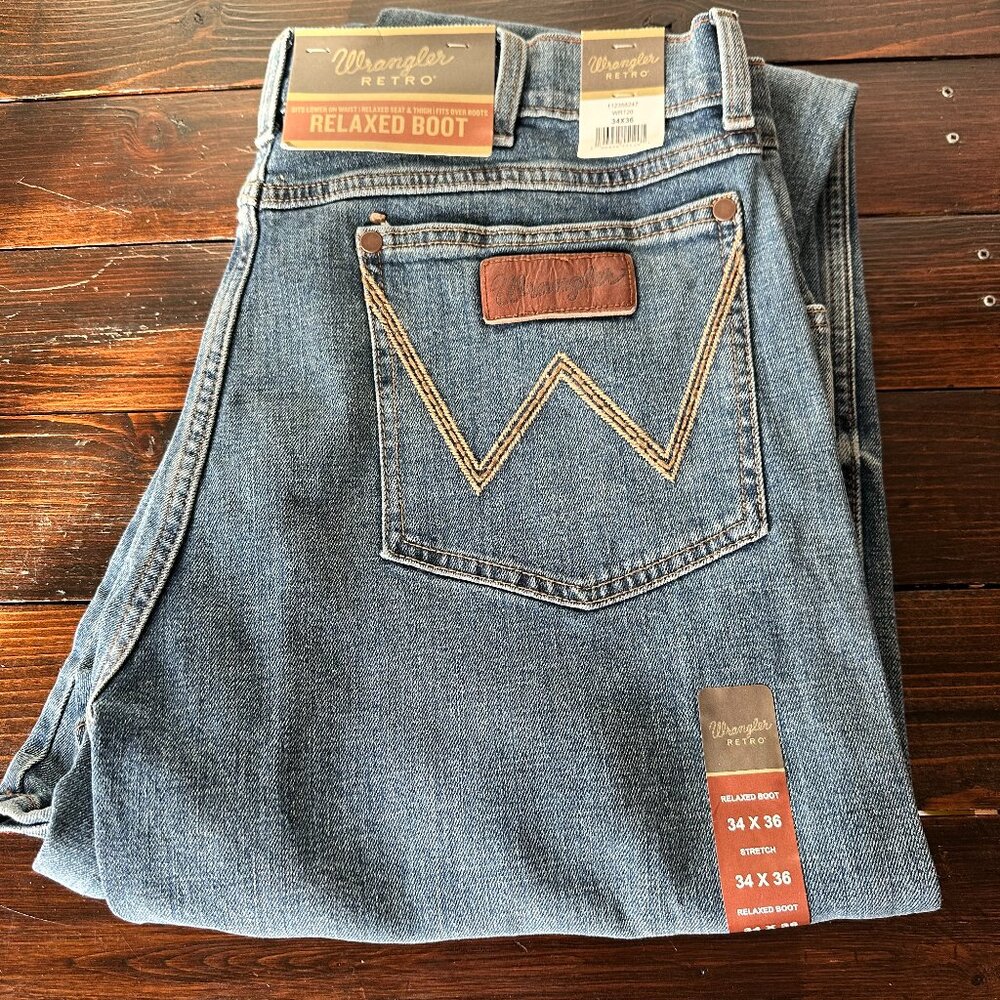 NWT Wrangler Retro Relaxed Boot Cut Mens Jeans Size 34 x 36